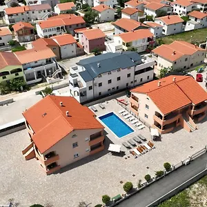 https://apartments-villa-lucky.hotelinzadar.com