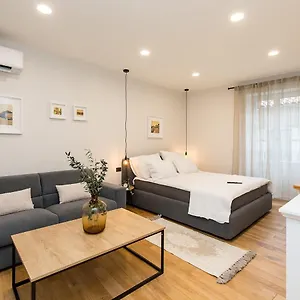 Newpremium Sinjorina, Historical Centre Apartment